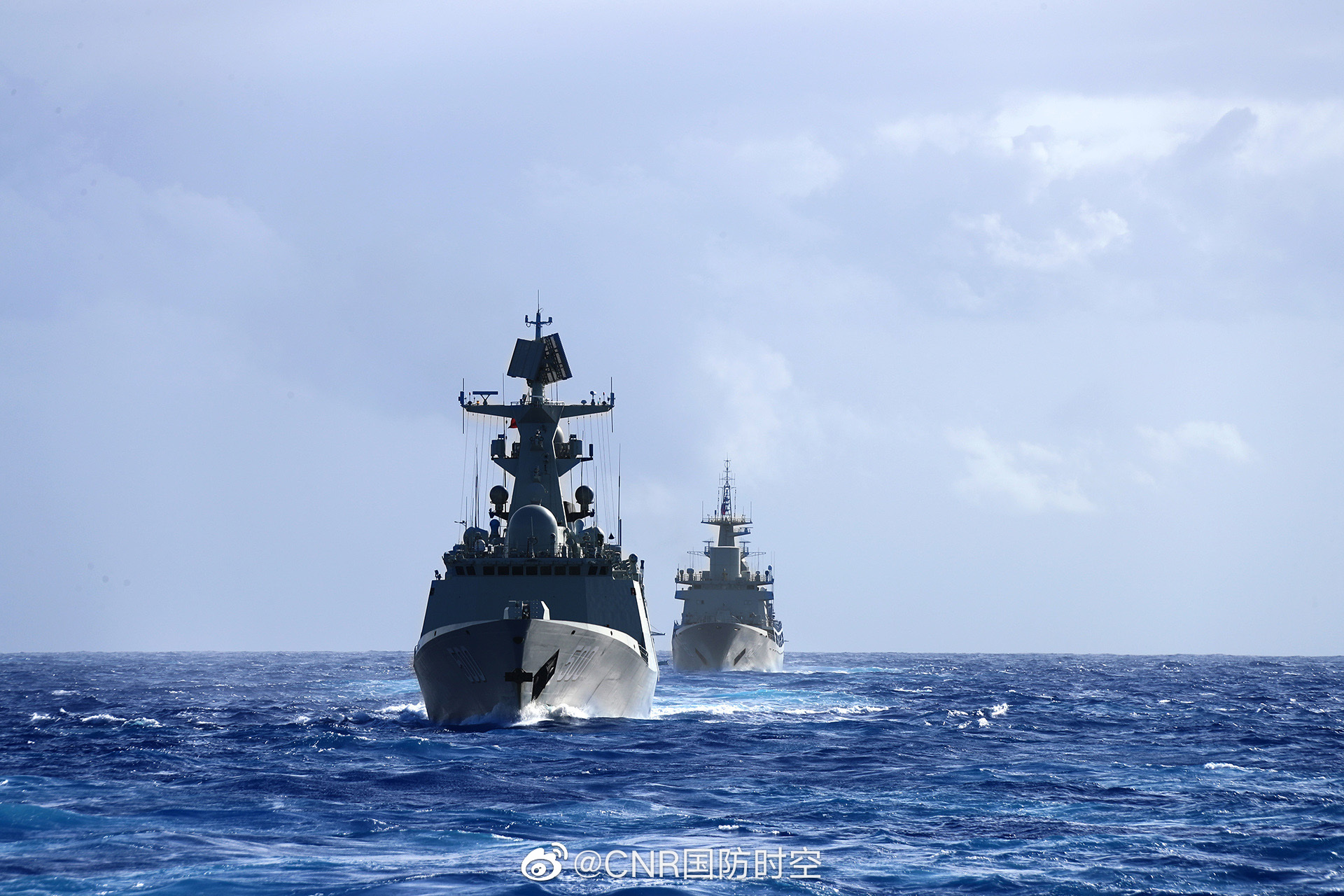 海军远航编队扬帆破浪，书写最新励志传奇