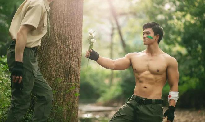 最新直男，背景、重大事件与时代的印记