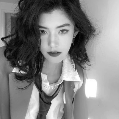 黑白女头像，风格、审美与个性化的最新表达