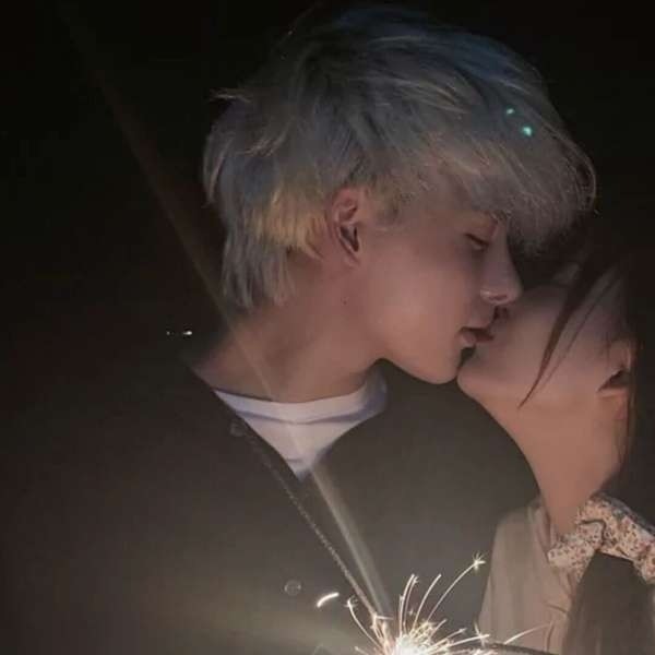 最新真人情侣头像，让恋爱更甜蜜的情头💑