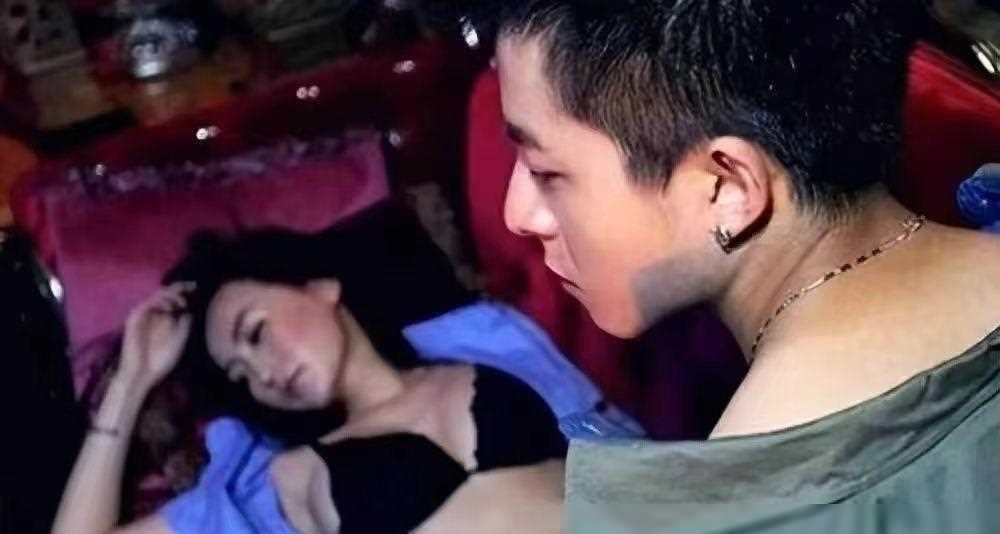 探秘明星门背后的故事与影响，揭秘光环背后的真相
