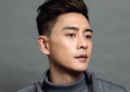 香港男明星图片——星光下的日常风采