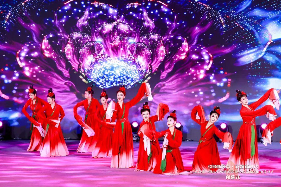 最新广场舞风尚席卷全民，一场全民参与的文化盛宴