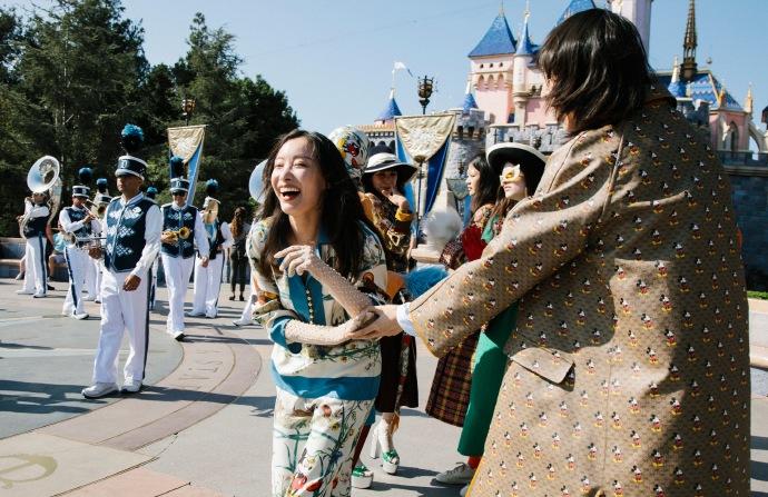金陵十三钗女演员，自然美景鼓舞之旅的璀璨之星
