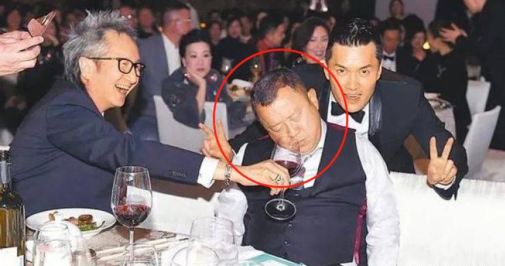 60岁明星探寻内心宁静，自然疗愈之旅，远离尘嚣的心灵归宿