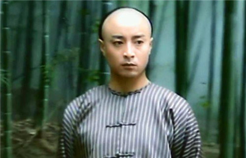 演员梁坤，演艺之路的闪耀之星